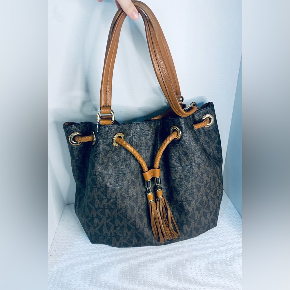 Michael kors handbag large cross body leather brown chain Tassel